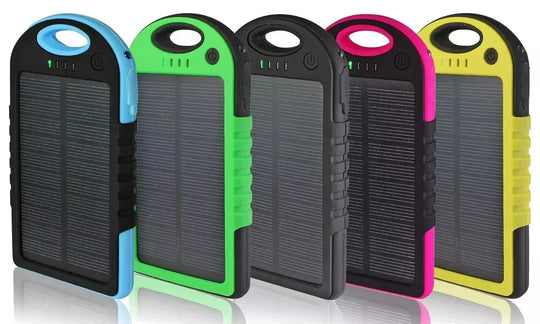 5,000 mAh Water-Resistant Solar Smartphone Charger - Shakefav.com